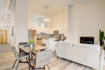 Cozysuites - 1Br With Direct Skybridge Access #1 Indianapolis Bagian luar foto