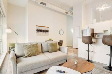 Cozysuites - 1Br With Direct Skybridge Access #1 Indianapolis Bagian luar foto